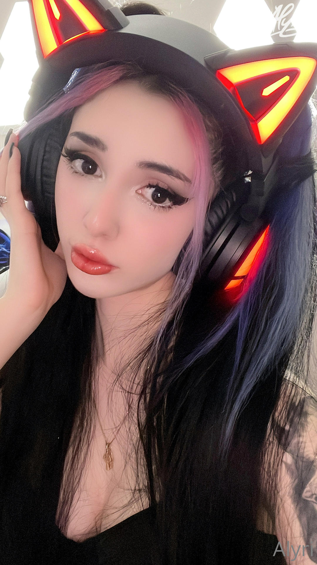 alyri / alyri_tv Nude OnlyFans Leaks 1