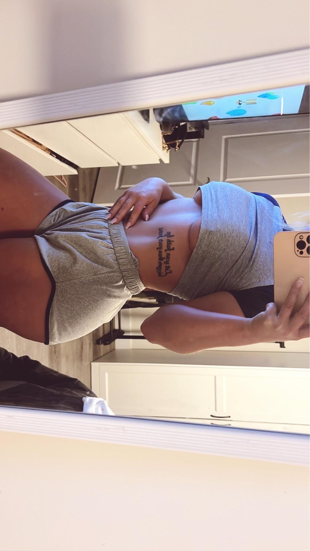 laurmonteith / lelizabeth Nude OnlyFans Leaks 1