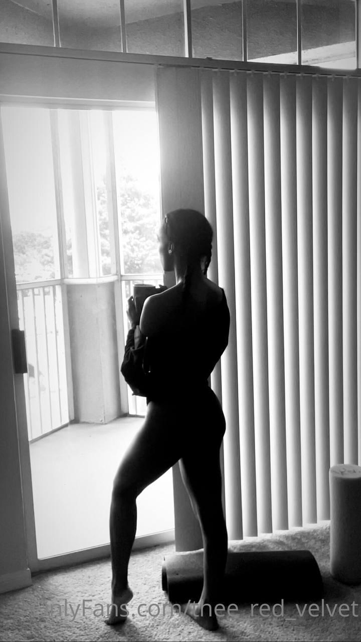 Red Velvet / thee_red_velvet Nude OnlyFans Leaks 1