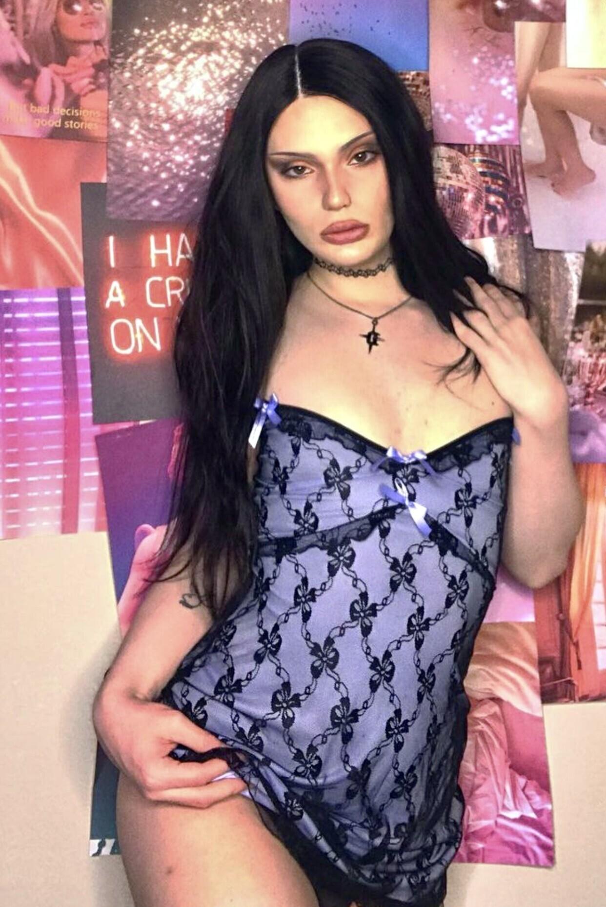 Triggvaandering / Xena.Divine Nude OnlyFans Leaks 1
