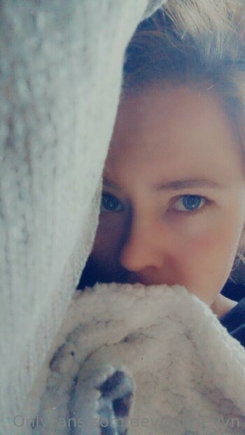 devilishdevyn Nude Leaks Photo 16