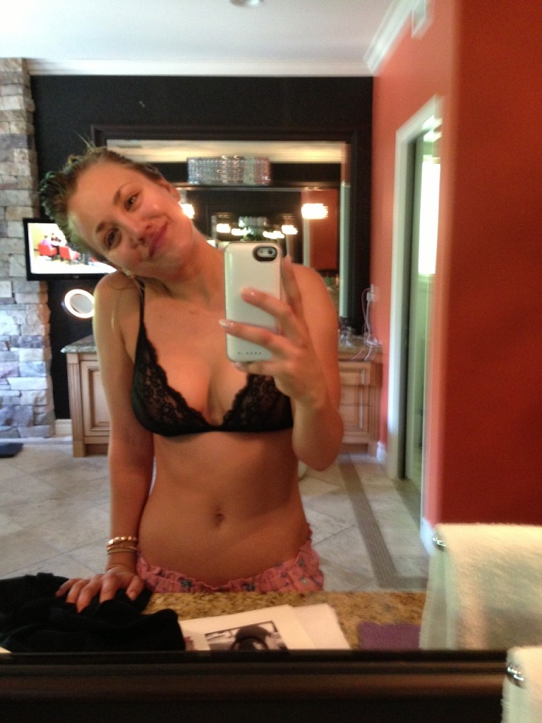 Kaley Cuoco Naked Leaked 08