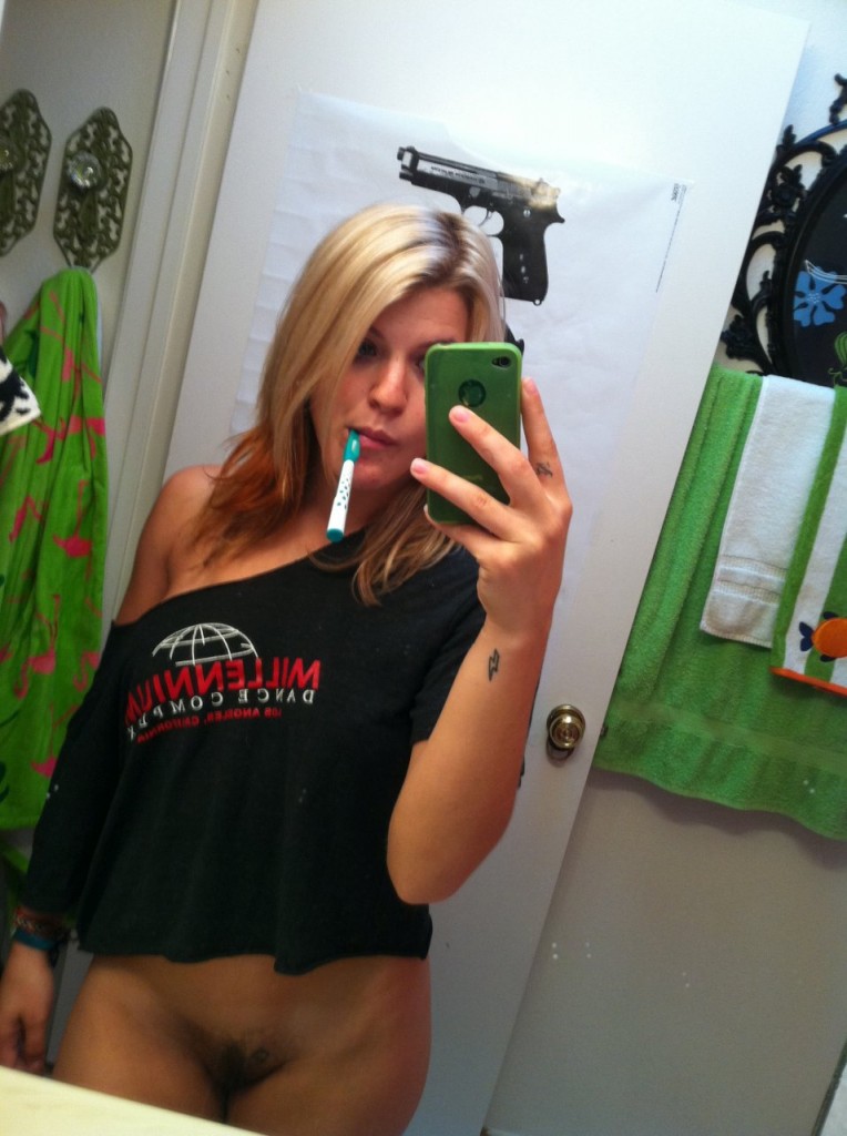 Janelle Ginestra Naked 18