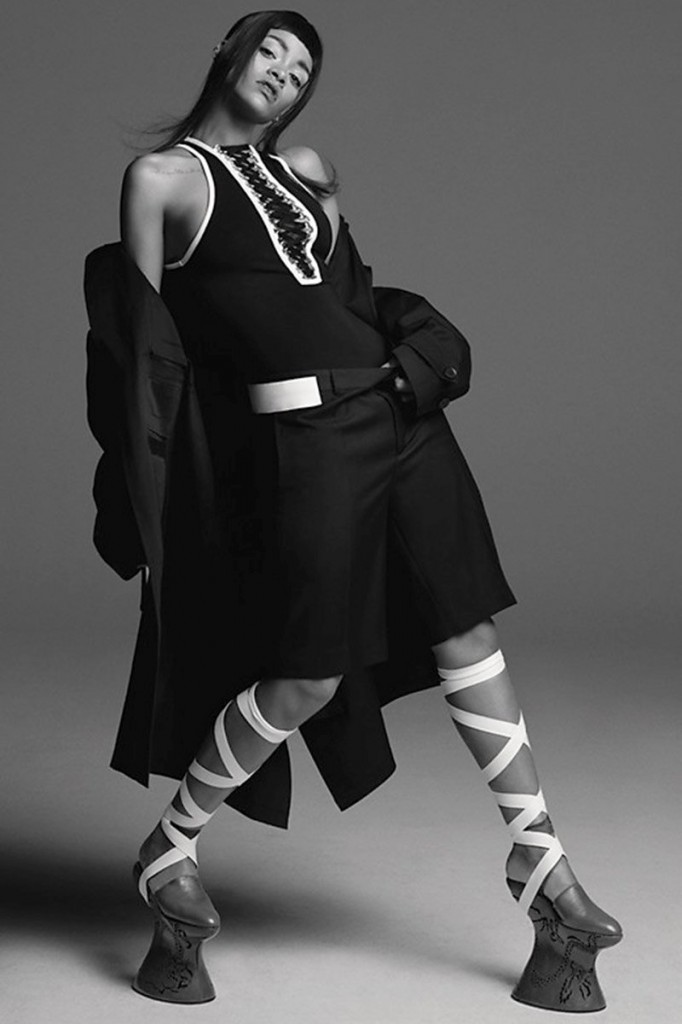 Rihanna Topless 07