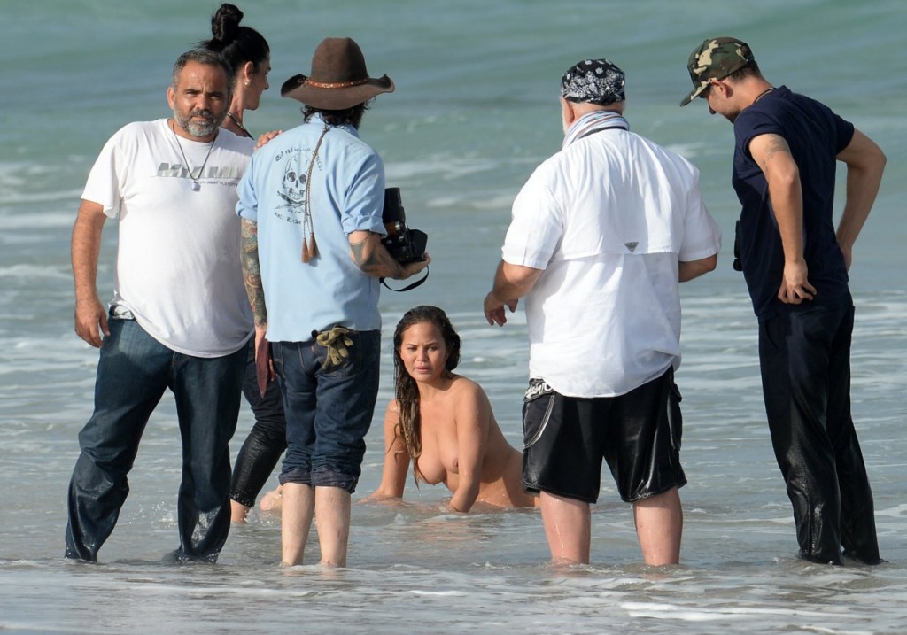 Chrissy Teigen Naked 19