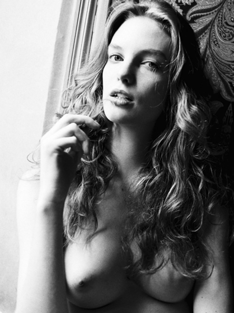 Clara Settje Naked 05