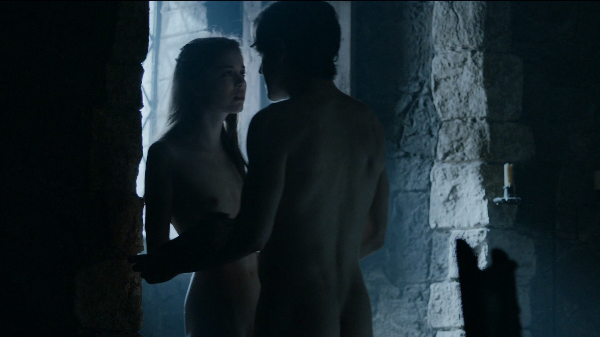 Charlotte-Hope-Naked-8