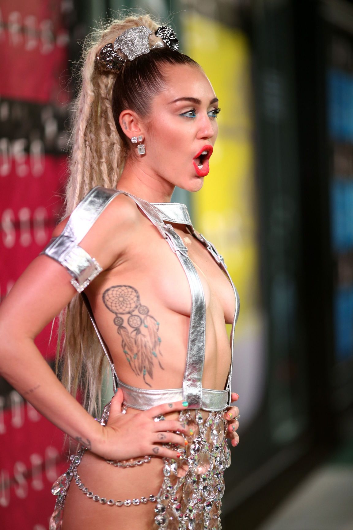 Miley-Cyrus-Sexy-144