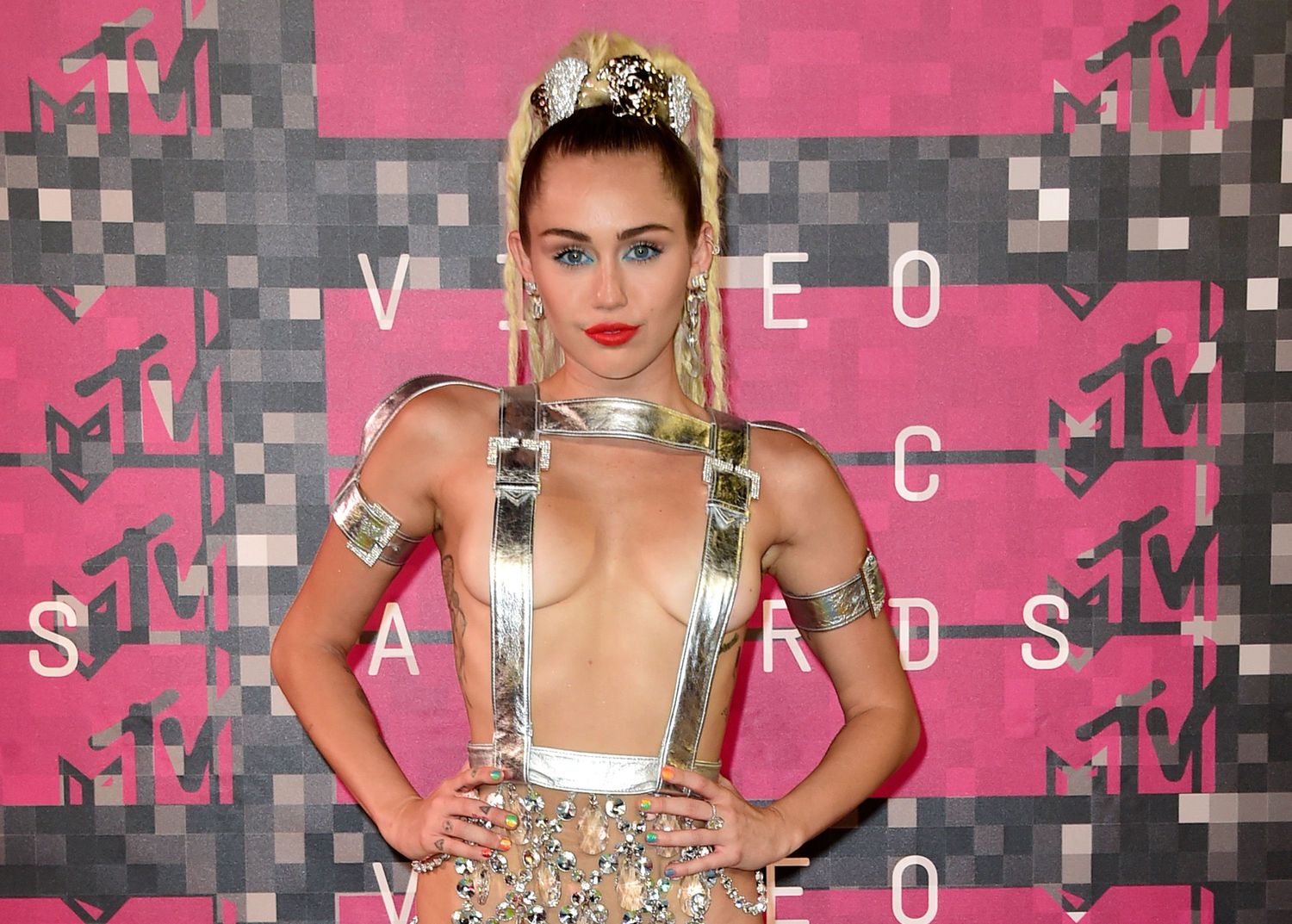 Miley-Cyrus-Sexy-145