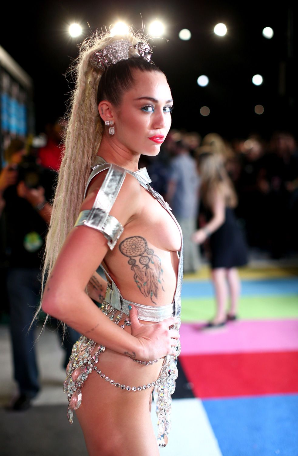 Miley-Cyrus-Sexy-149