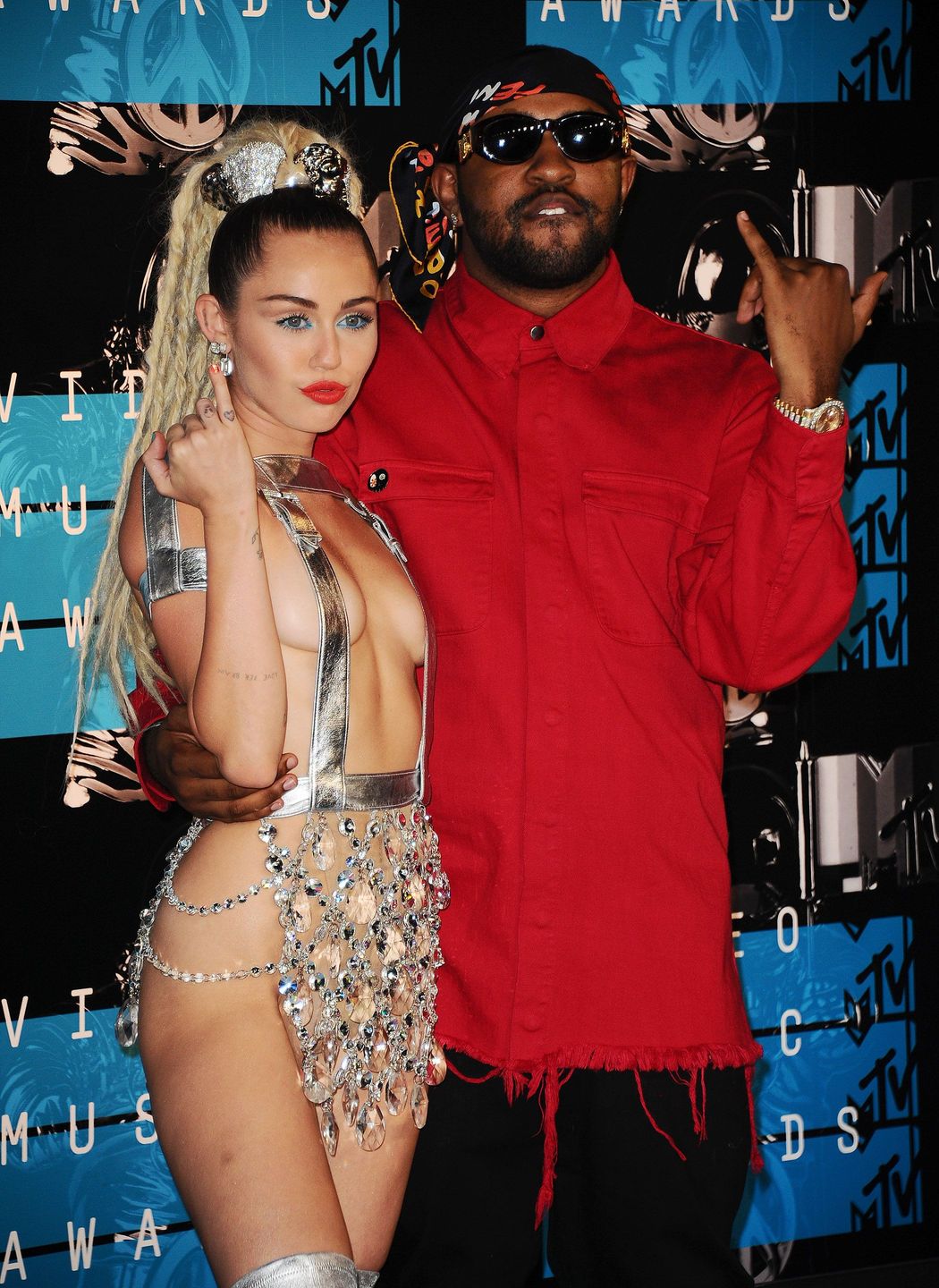 Miley-Cyrus-Sexy-15