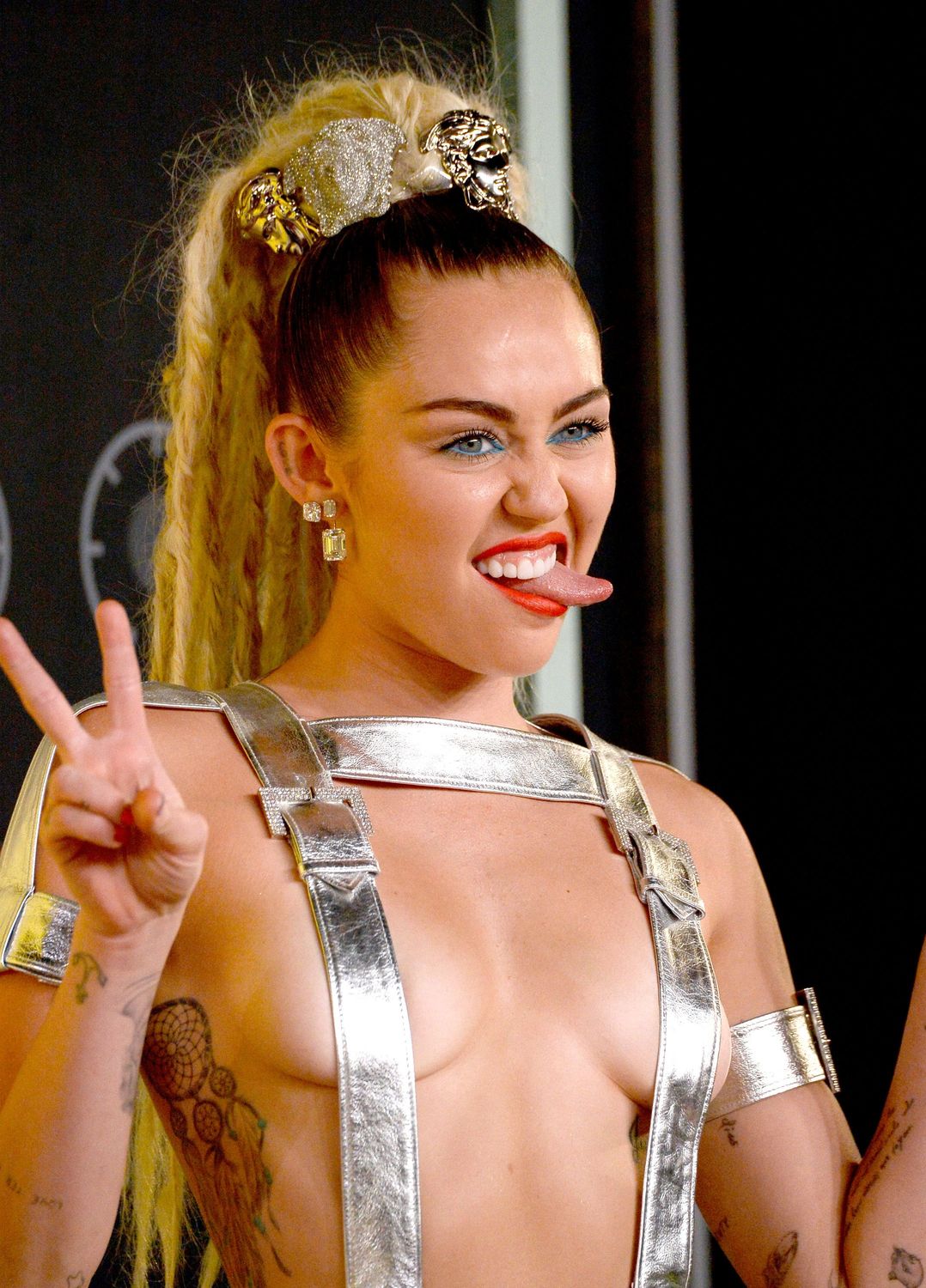 Miley-Cyrus-Sexy-150