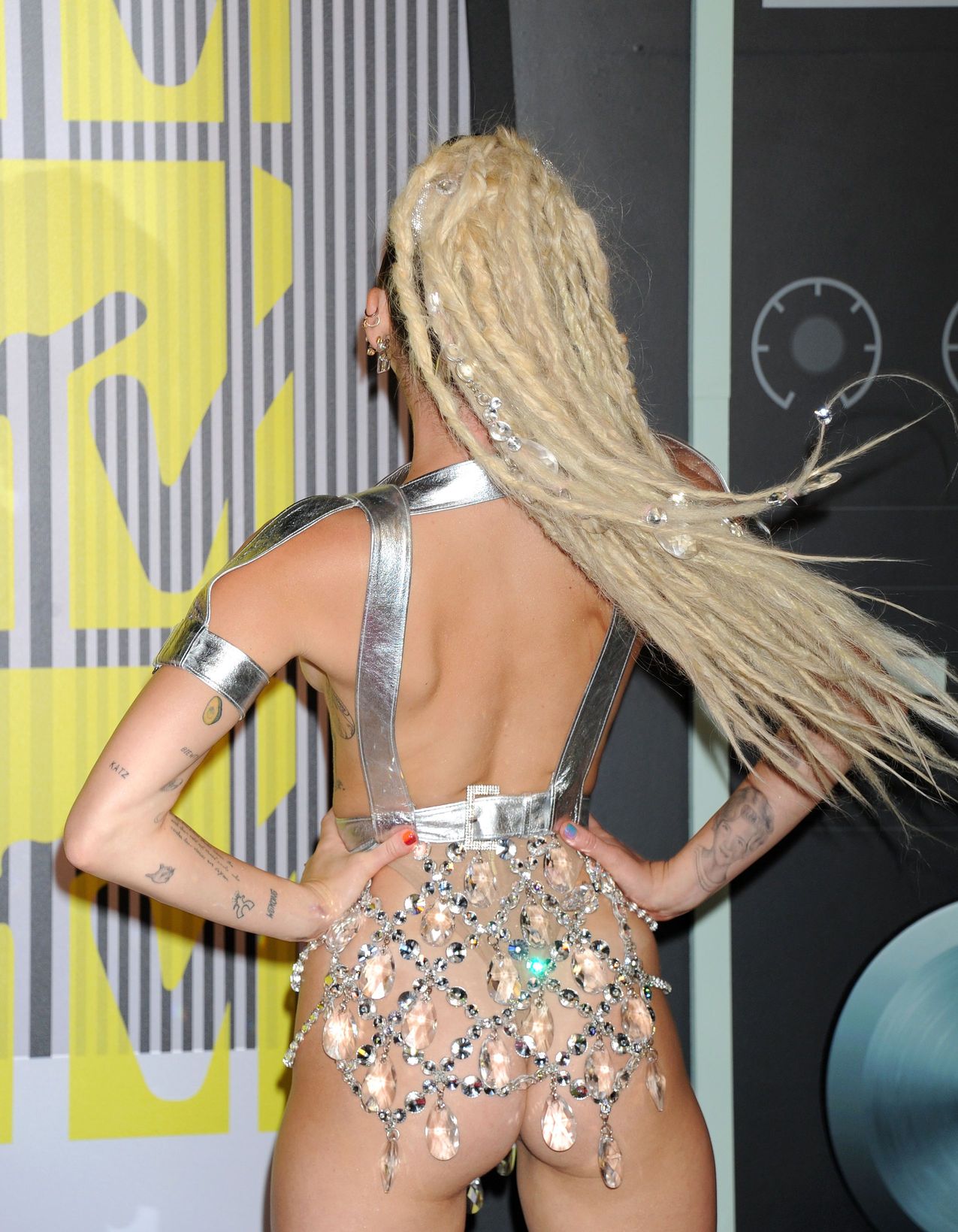 Miley-Cyrus-Sexy-77