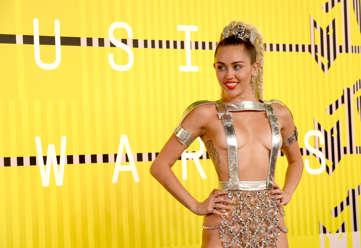 Miley-Cyrus-Sexy-89