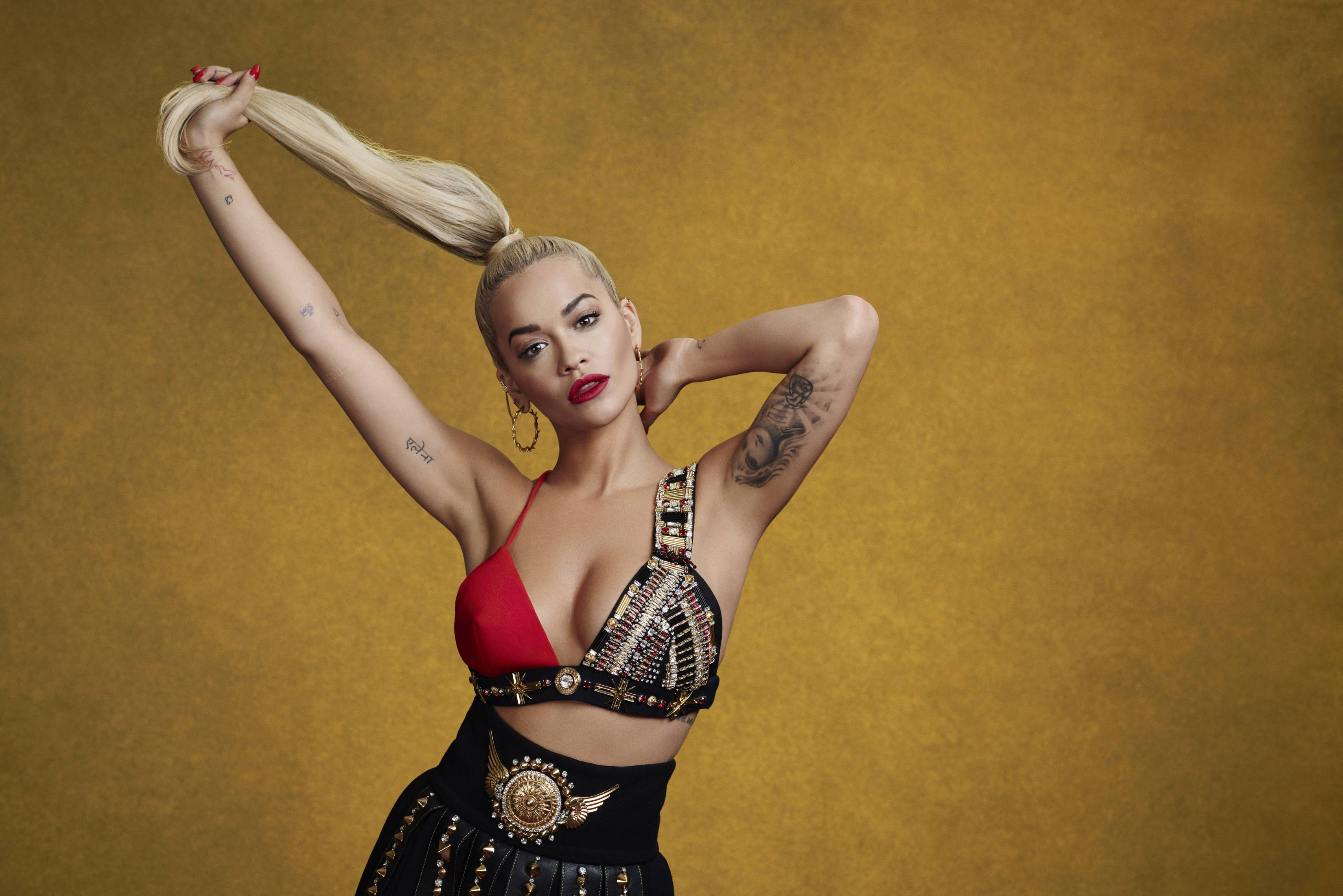 Rita-Ora-Cleavage-2