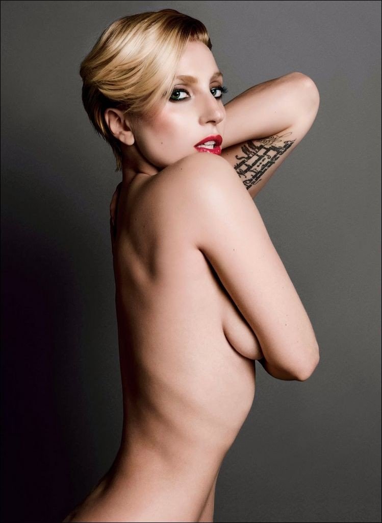 Lady-Gaga-Topless-5