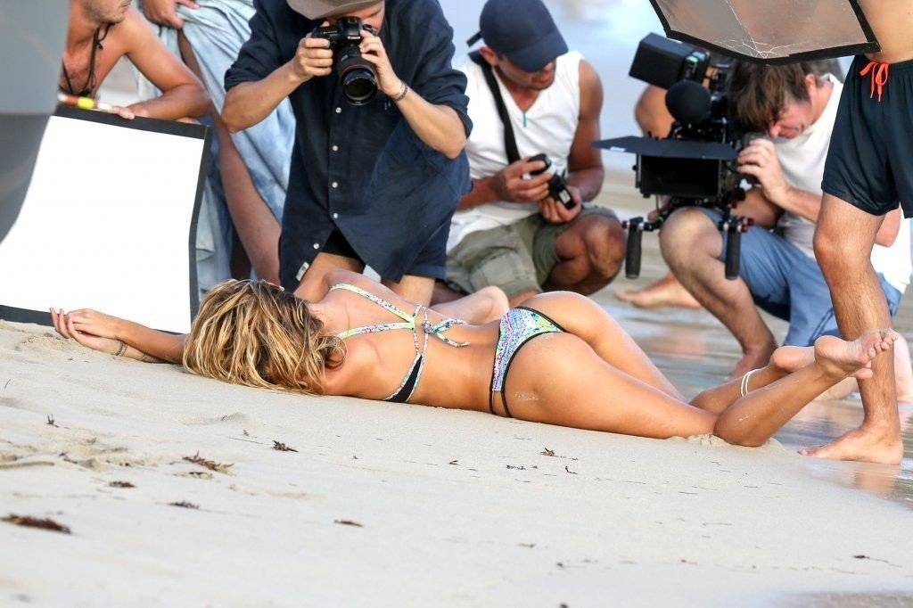 Candice-Swanepoel-Sexy-14