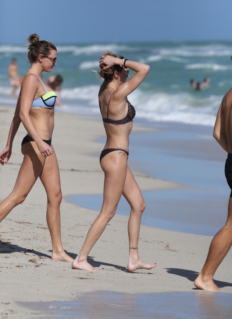 Katie-Cassidy-in-a-Bikini-95
