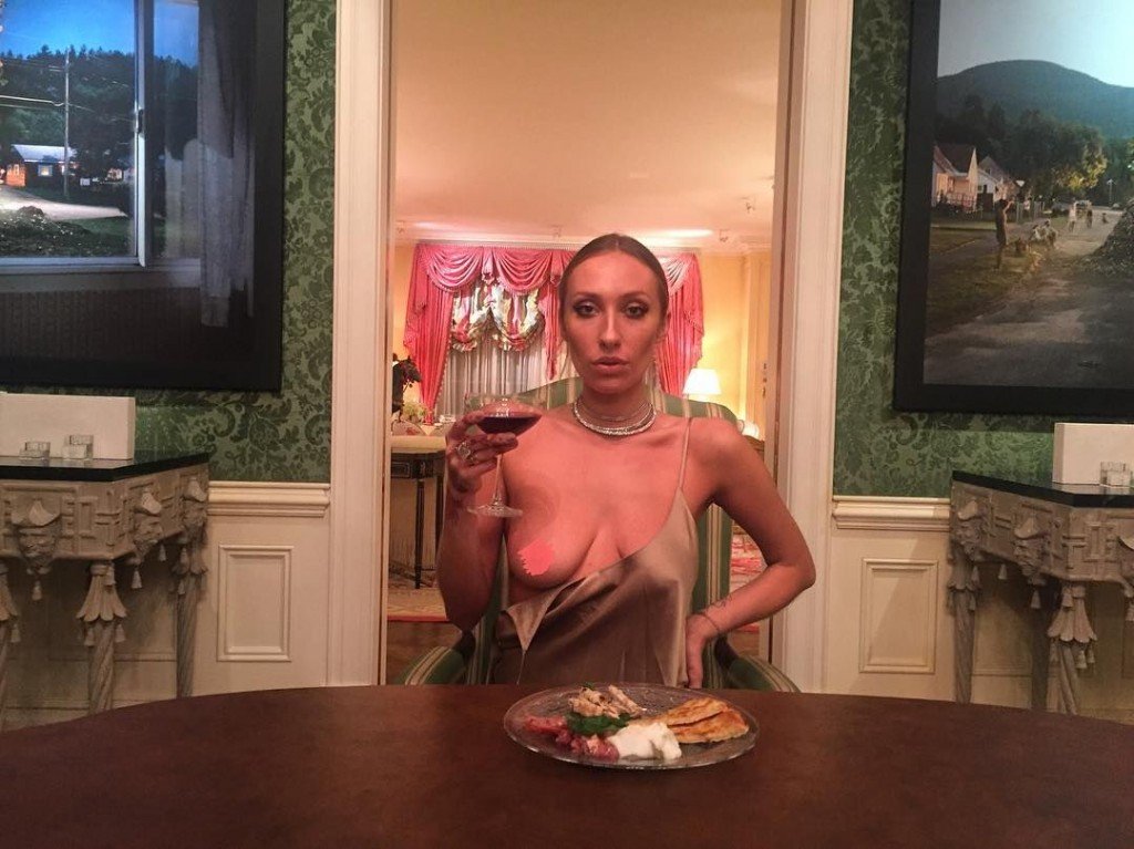 Gaia-Matisse-Sexy-Topless-4