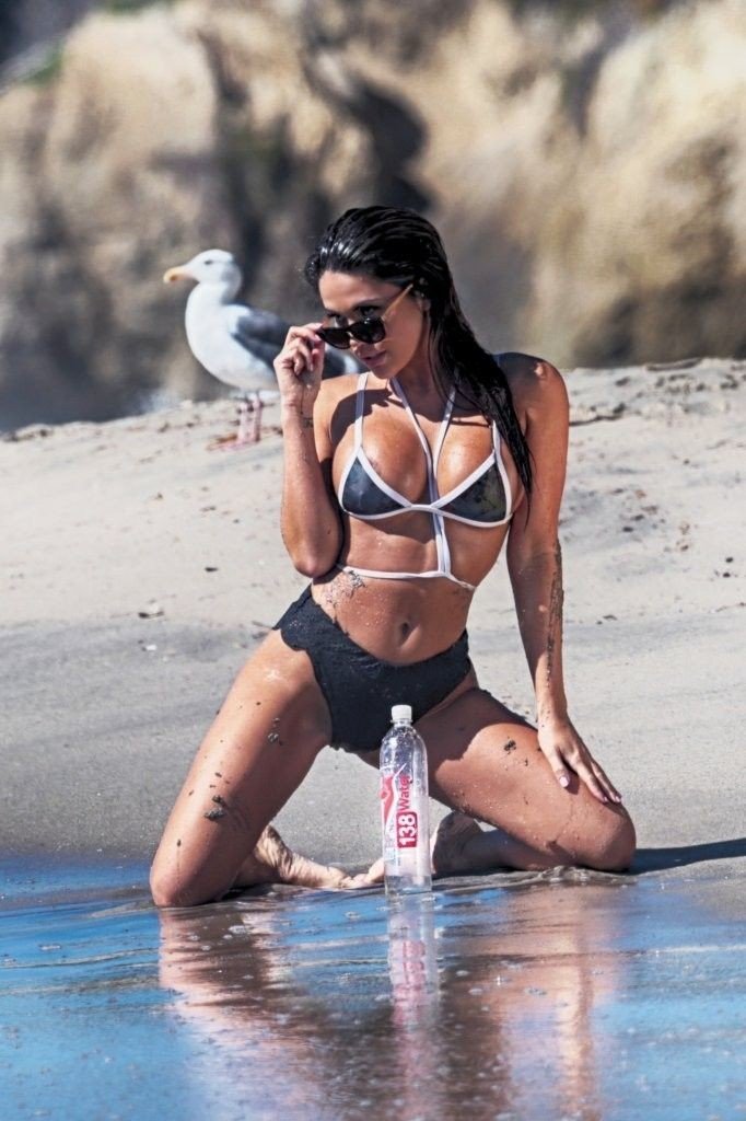 Tawny-Jordan-Sexy-Topless-25