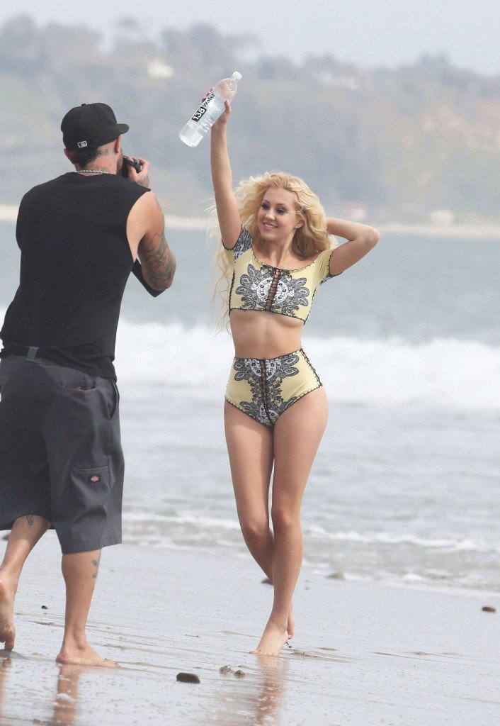 Ava Sambora Sexy 30