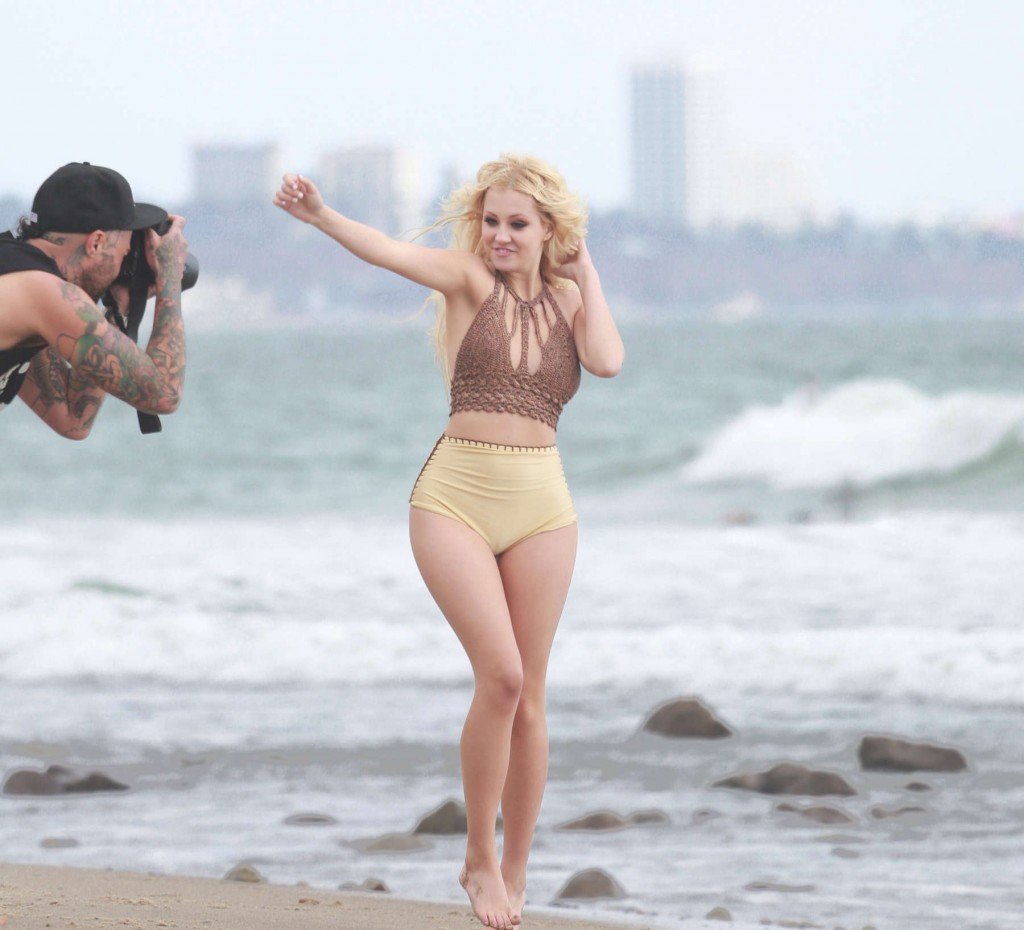 Ava Sambora Sexy 52