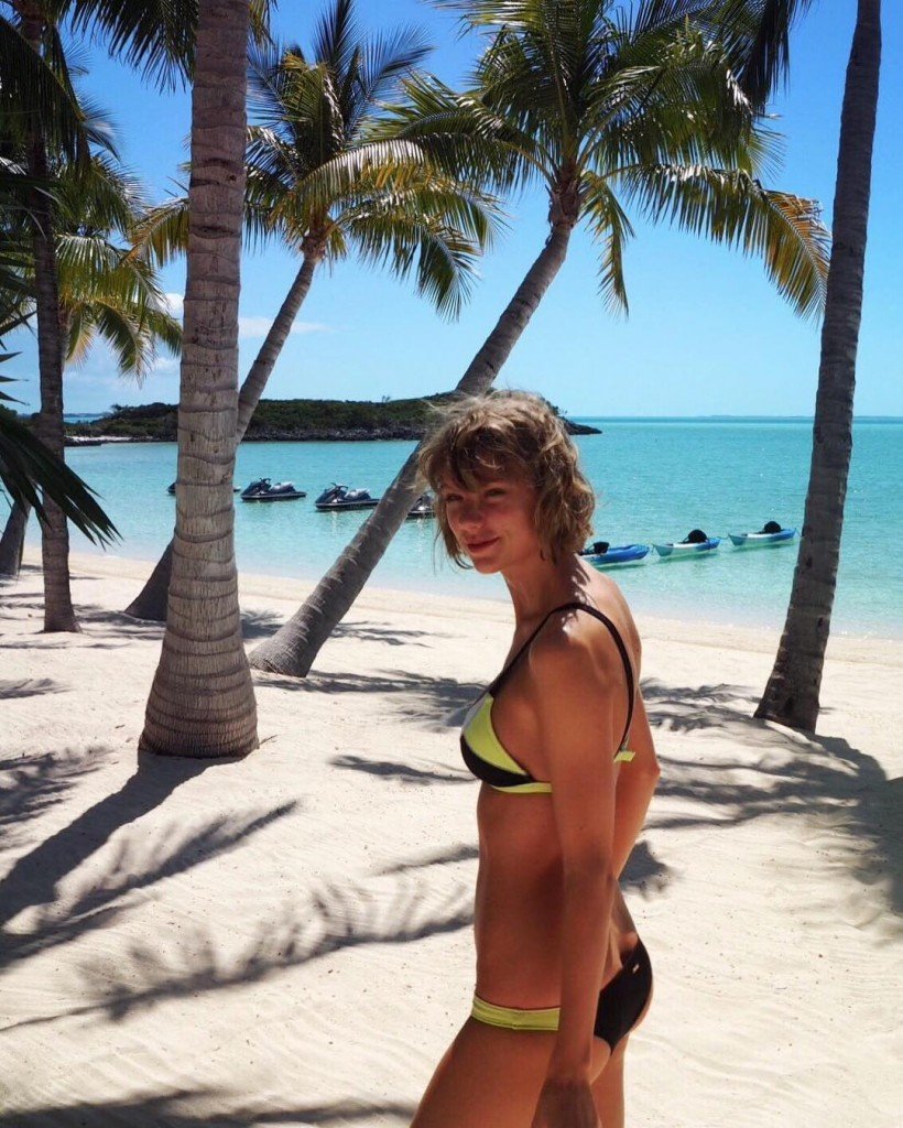 Taylor Swift Sexy 4