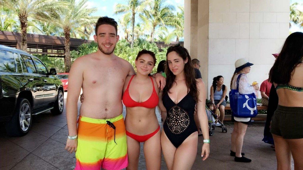 Ariel Winter Sexy 2