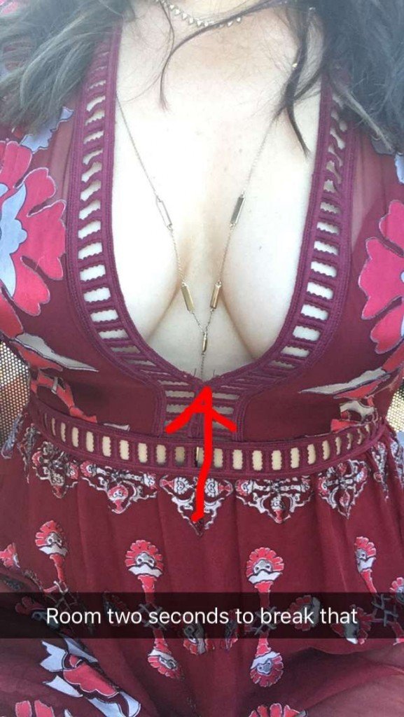 Sophie Simmons Cleavage 1