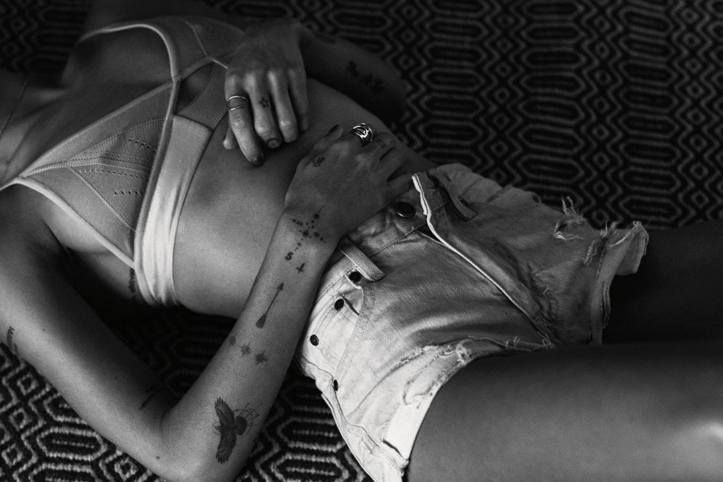 Zoe Kravitz Sexy 6