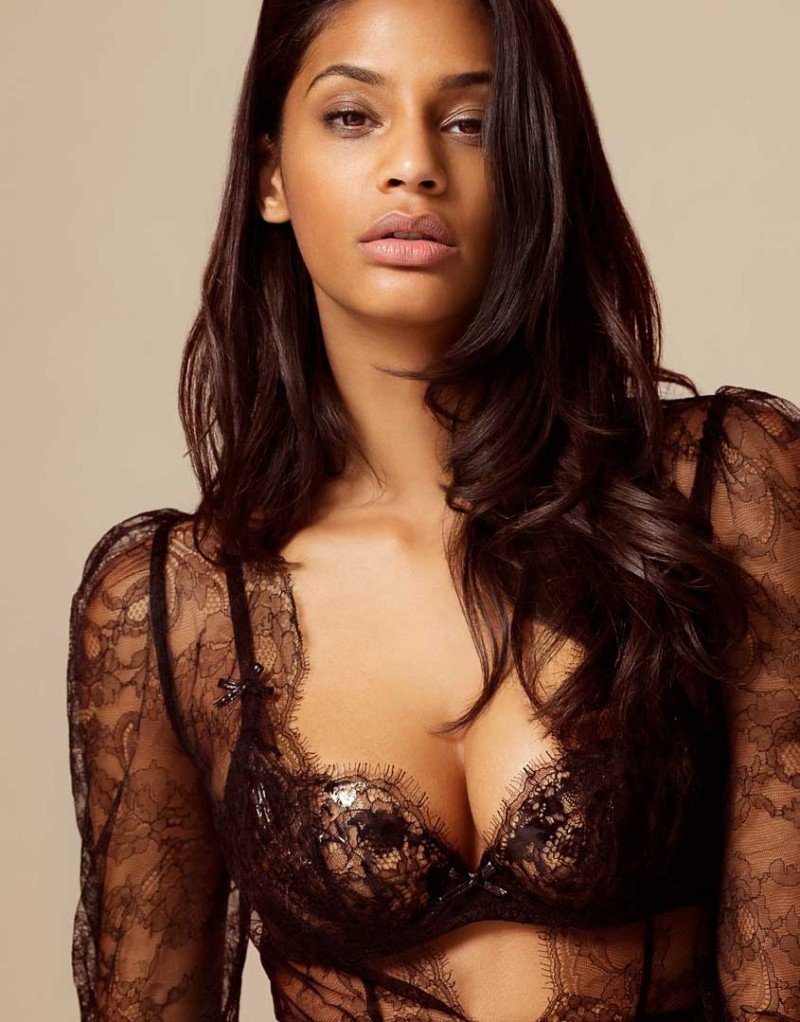 Tsanna Latouche Sexy 3
