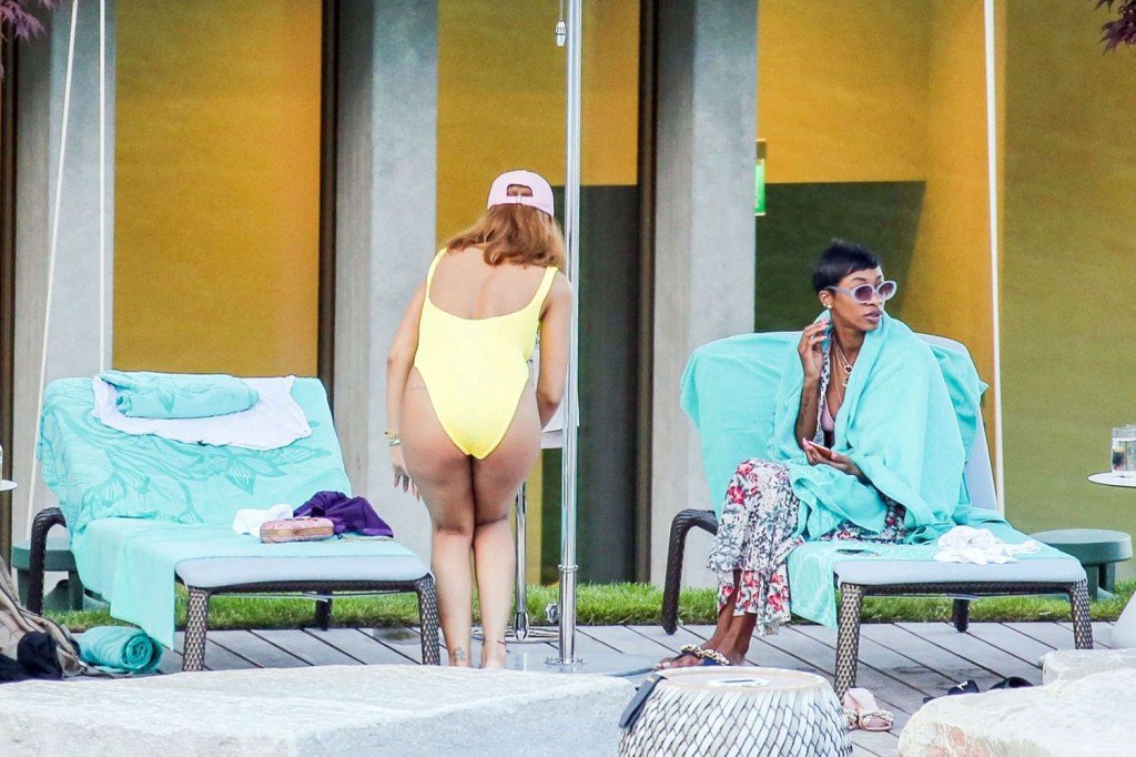 Rihanna Sexy 13