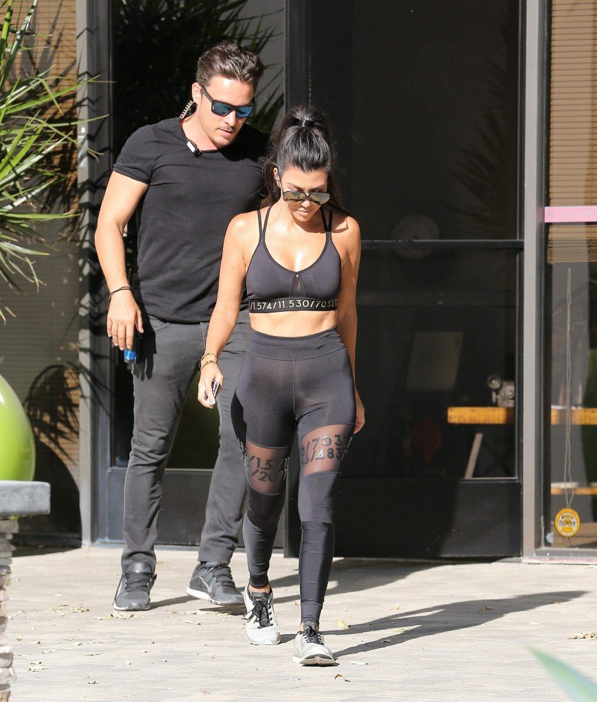 Kourtney Kardashian Sexy-1