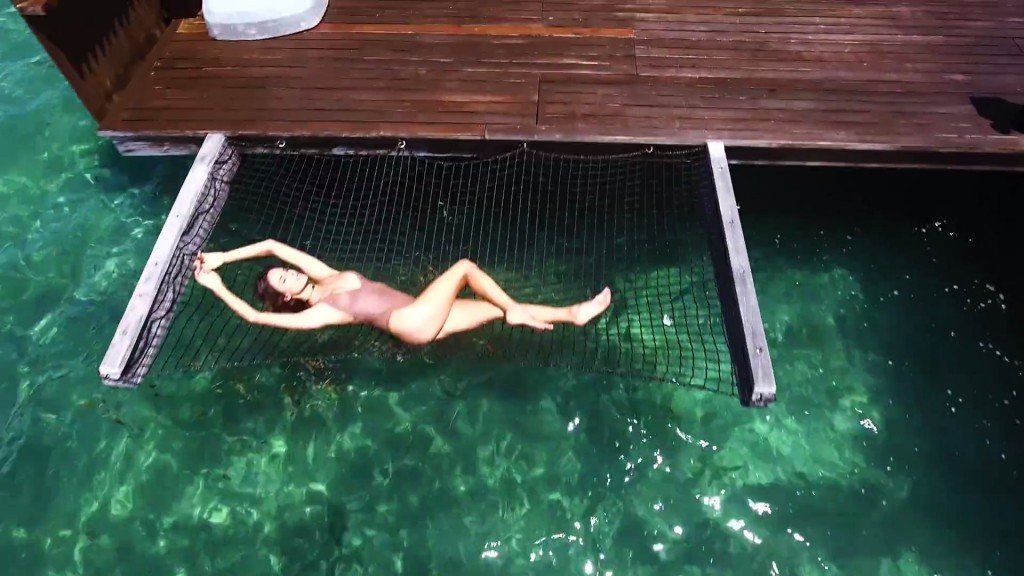 Alessandra Ambrosio Nude & Sexy 2 17 thefappening.so