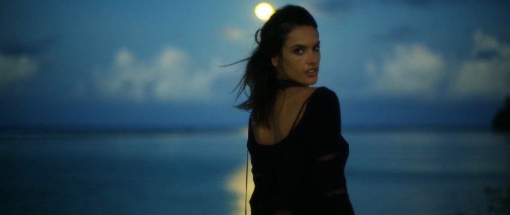 Alessandra Ambrosio Sexy & Topless 2 3 thefappening.so