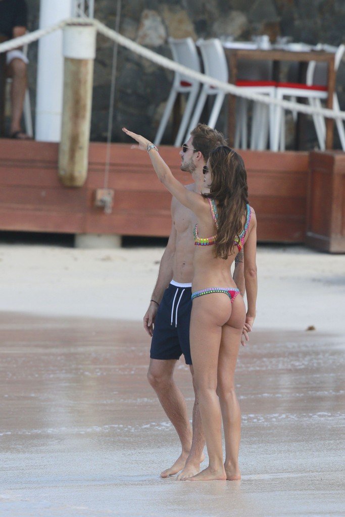 Izabel Goulart Sexy thefappening.so 3
