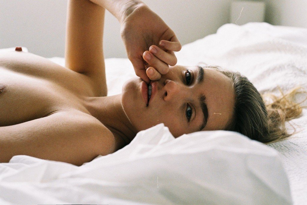 Zoe Cross Naked 6