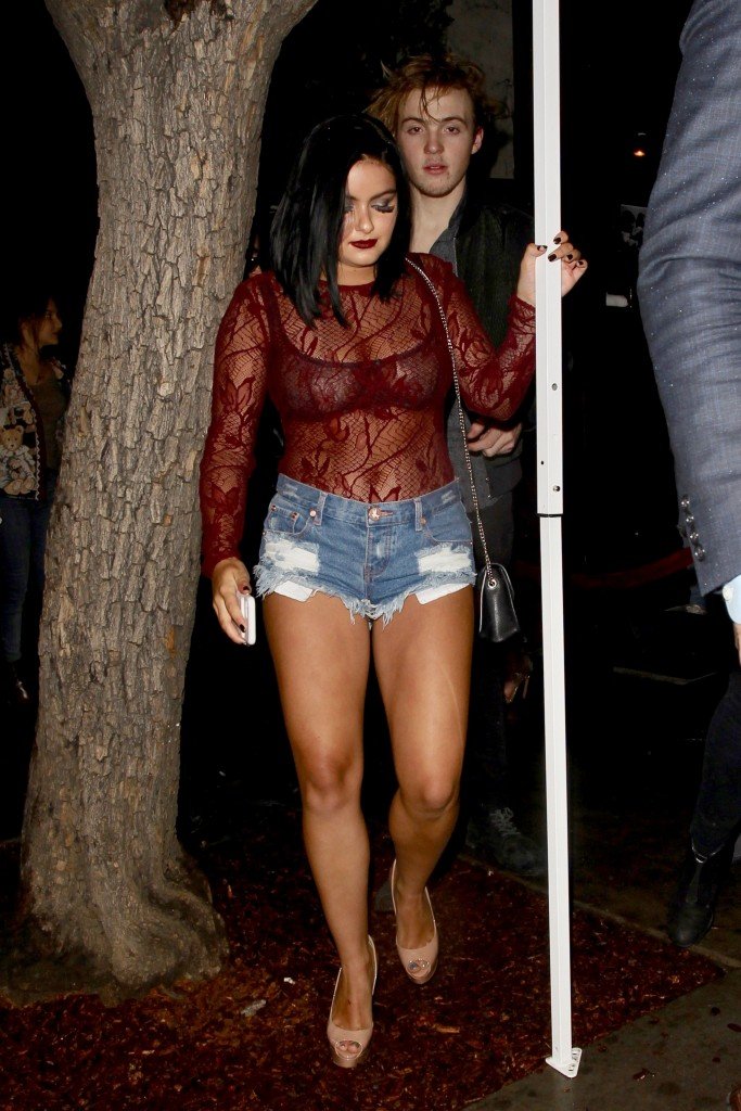 Ariel Winter Sexy thefappening.so 4