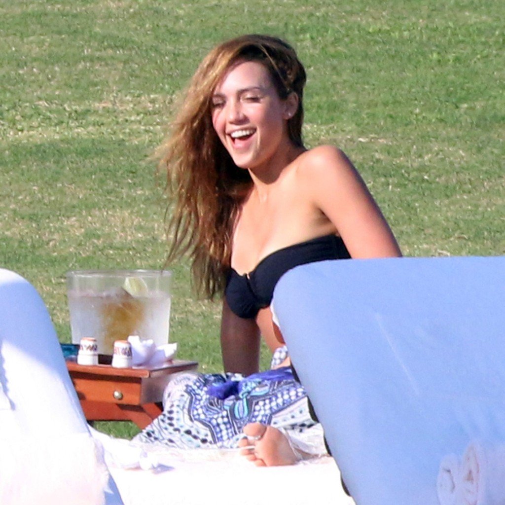 Jessica Alba Sexy 14 thefappening.so