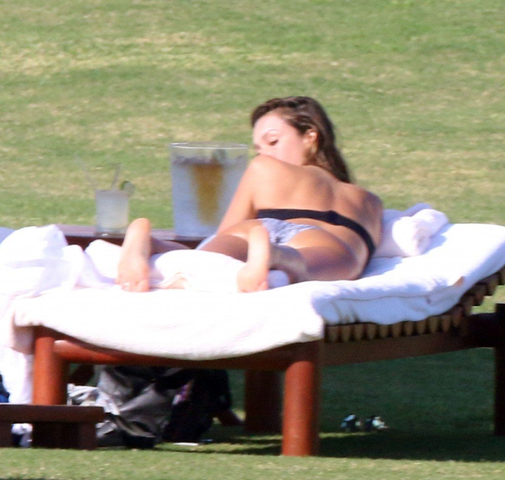 Jessica Alba Sexy 3 thefappening.so