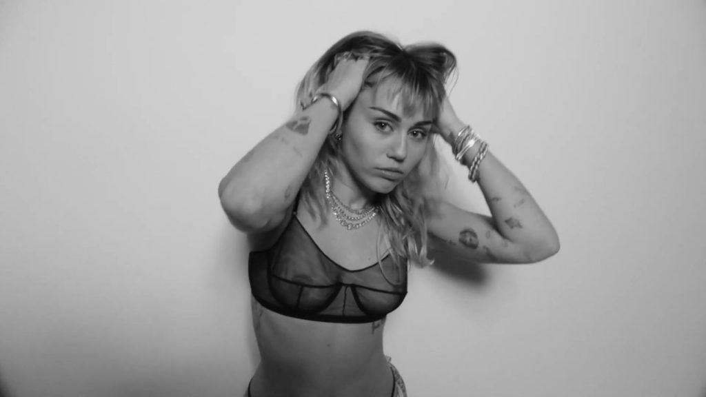 Miley Cyrus Nude
